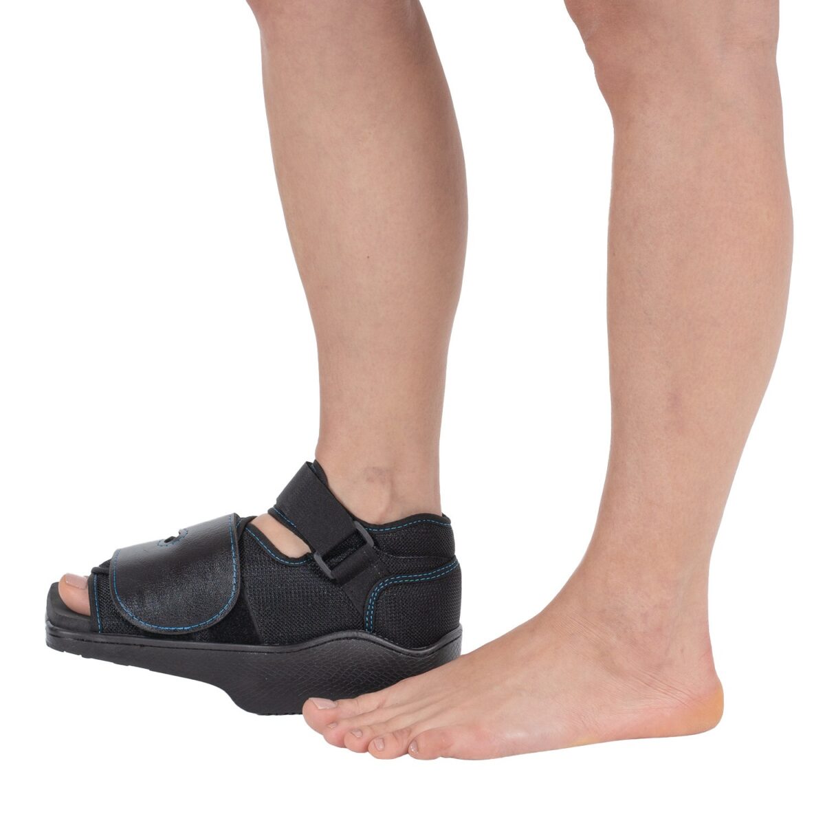 Hallux Valgus Shoe - ankle and foot support supplied by SINEM Afrique Medical Cameroon